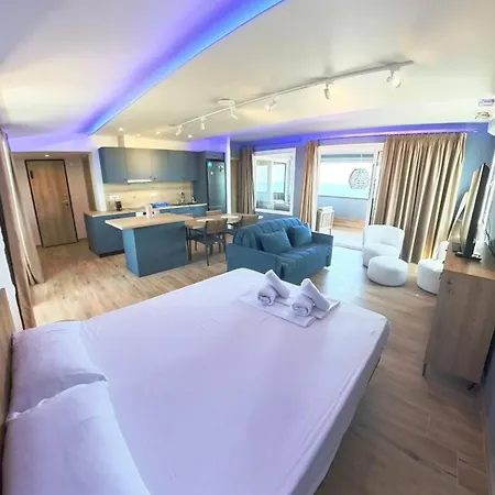 Poseidon Seaview Presidential Paralía
