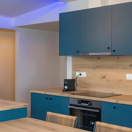 Poseidon Seaview Presidential דירה *