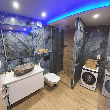 Poseidon 7 * Paralía